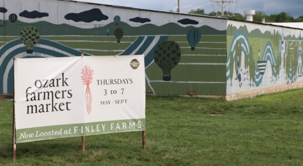 The Seasonal Farmers’ Market In Missouri That We’re Absolutely Obsessed With