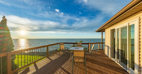 7 Waterfront Retreats In Ohio That Are Perfect For Warm Weather Adventures