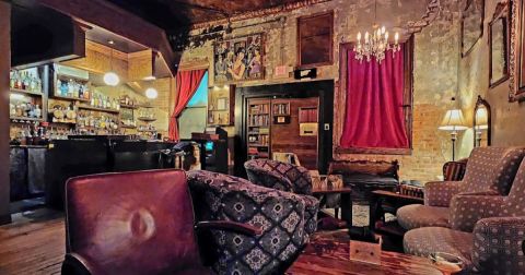 This Speakeasy Hidden In A Back Alley In Nebraska Is Perfect For A Date Night
