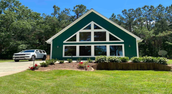 Escape To The Countryside When You Stay At This Rural Airbnb In Mississippi