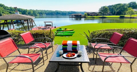 7 Waterfront Retreats In Arkansas That Are Perfect For Warm Weather Adventures