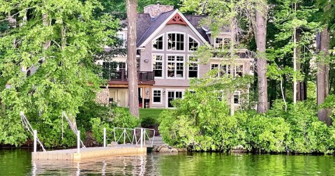 7 Waterfront Retreats In Massachusetts That Are Perfect For Warm Weather Adventures