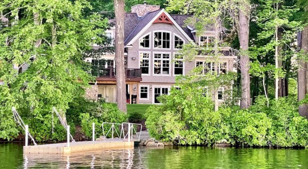 7 Waterfront Retreats In Massachusetts That Are Perfect For Warm Weather Adventures