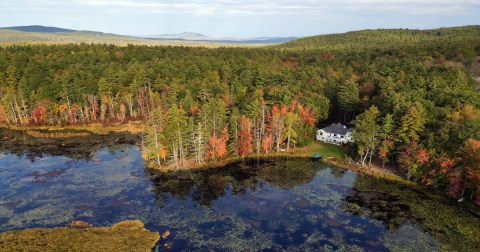The Magnificent Lakefront Airbnb In New Hampshire That Is Perfect For A Spring Retreat