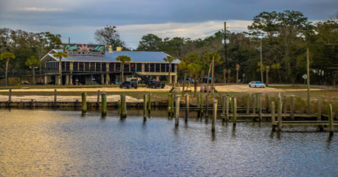 It's An Epic Coastal Adventure Docking And Dining At This Restaurant In Mississippi