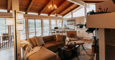 The Magnificent Lakefront Airbnb In Southern California That Is Perfect For A Spring Retreat