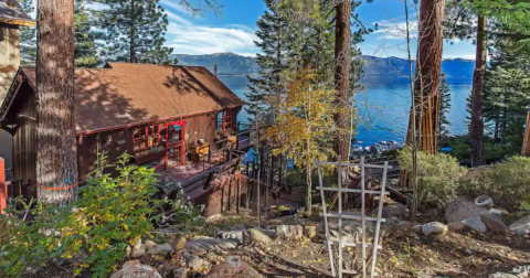 The Magnificent Lakefront Airbnb In Nevada That Is Perfect For A Spring Retreat
