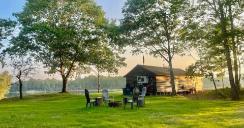The Magnificent Lakefront Airbnb In Maine That Is Perfect For A Spring Retreat