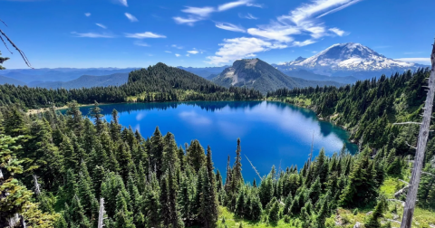 This Incredible Road Trip Through Washington Passes Countless Stunning Lakes